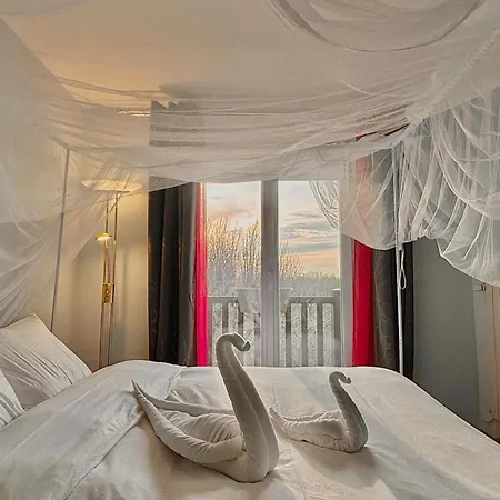 80 M With Sea & Pool View Sleeps 6 *